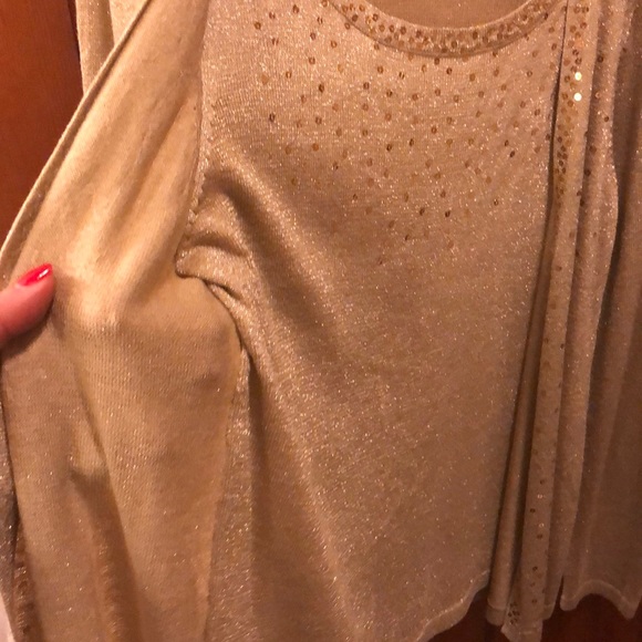Gold sweater with sequined front - Picture 2 of 4